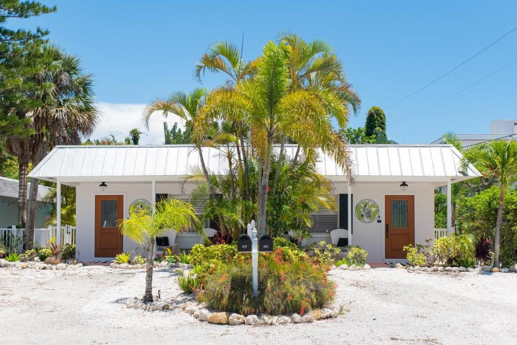 Sandbox 203 71St St East Villa, Holmes Beach