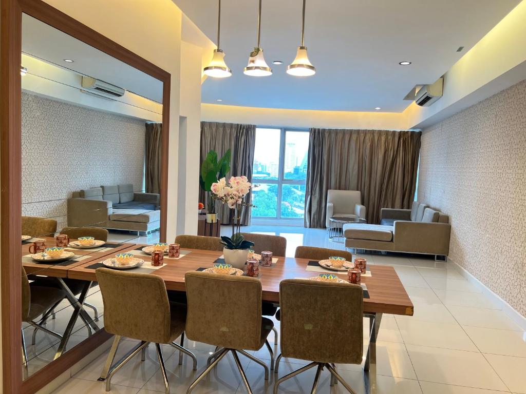 Regalia suites 424 photo