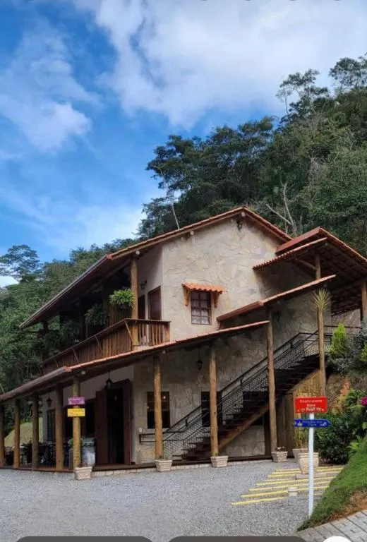 Pousada Sítio das Pedras，位于多明戈斯马丁斯的酒店