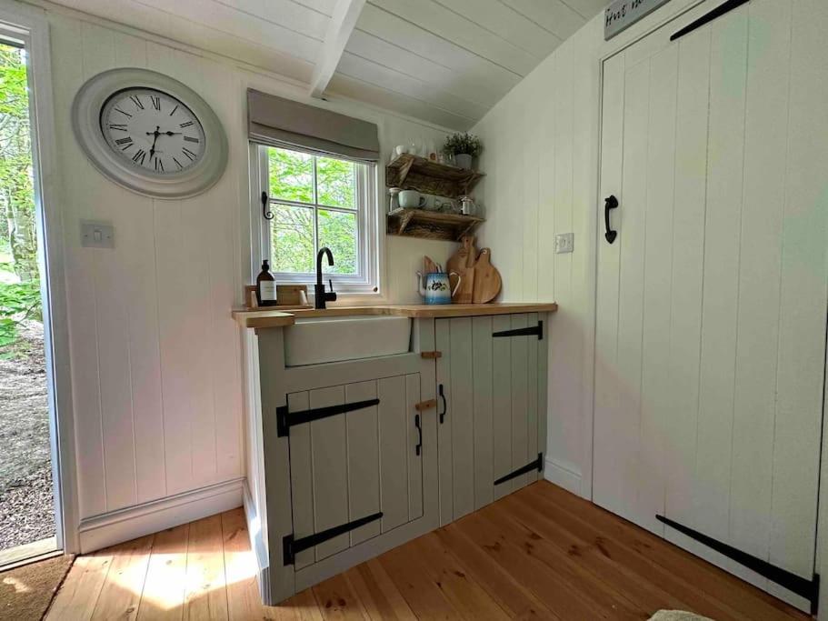 Deirdre's Hut, Lanivet photo 5