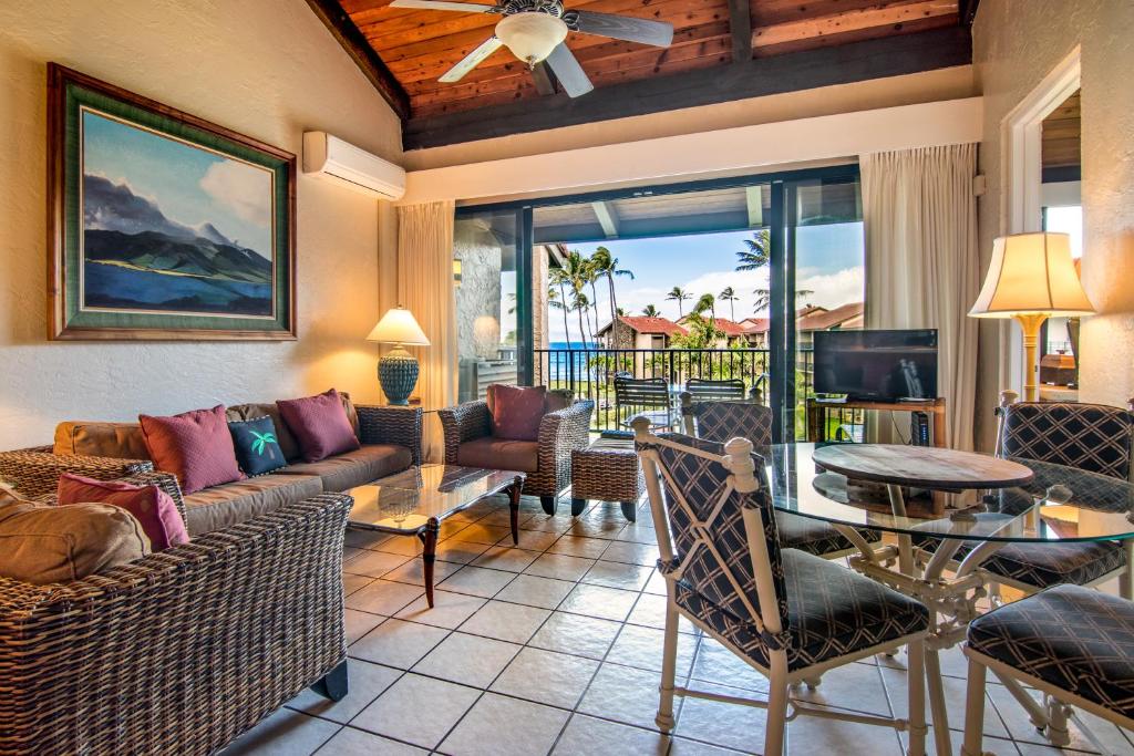 Papakea D404, Kahana