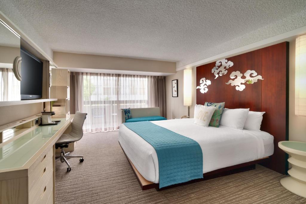 Atrium Hotel At Orange County Airport photo