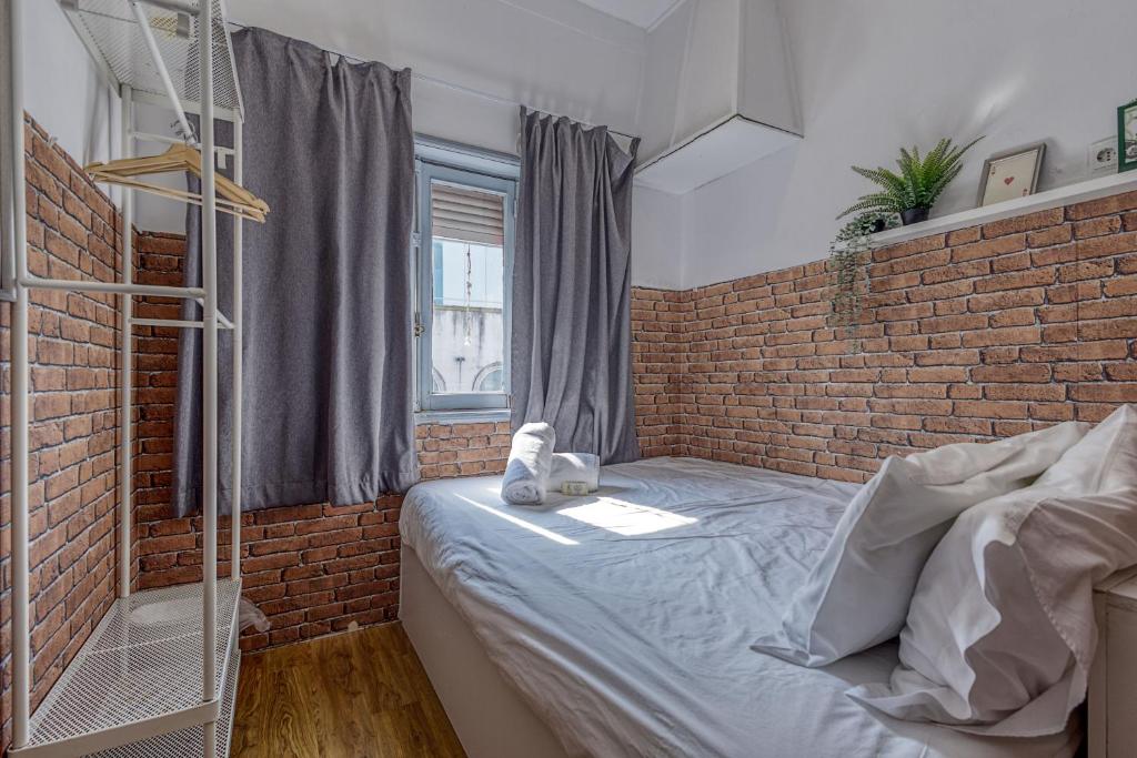 Travel & Live Porto Hostel photo