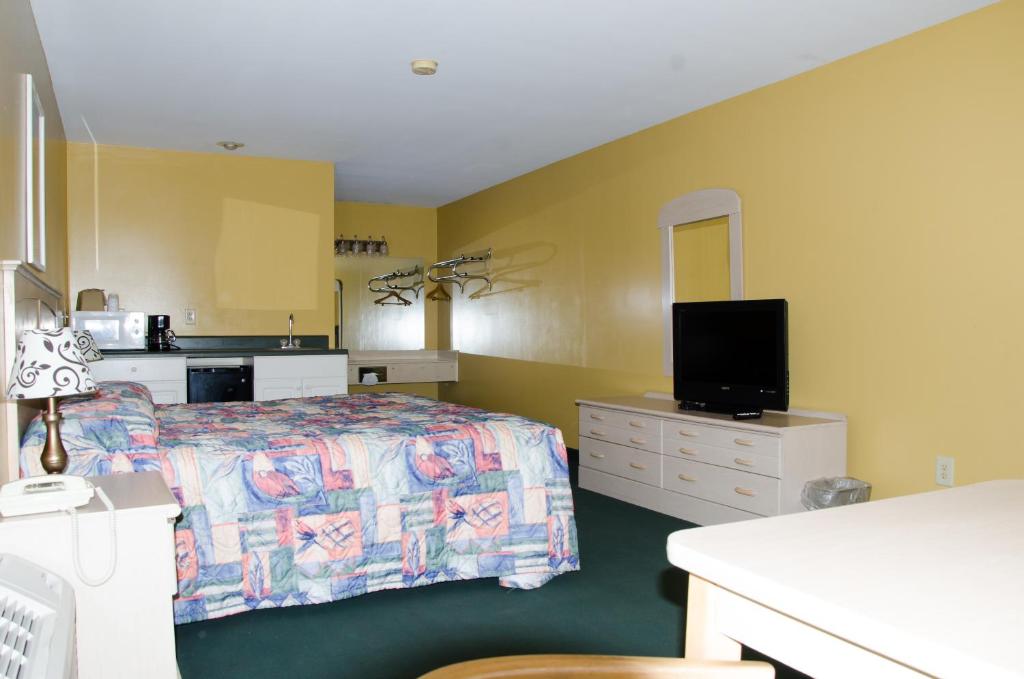 Key West Inn - Childersburg photo