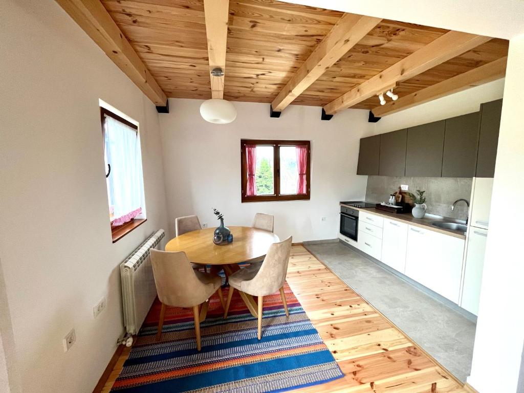 Divine House - 4