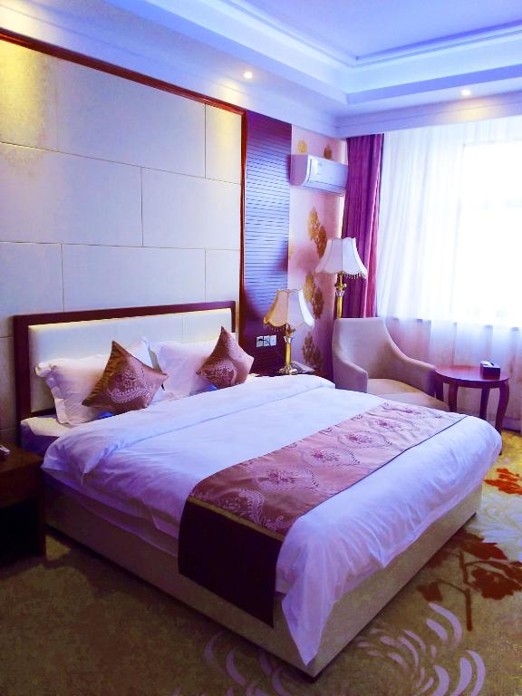 Golden Peacock Hotel Blantyre photo