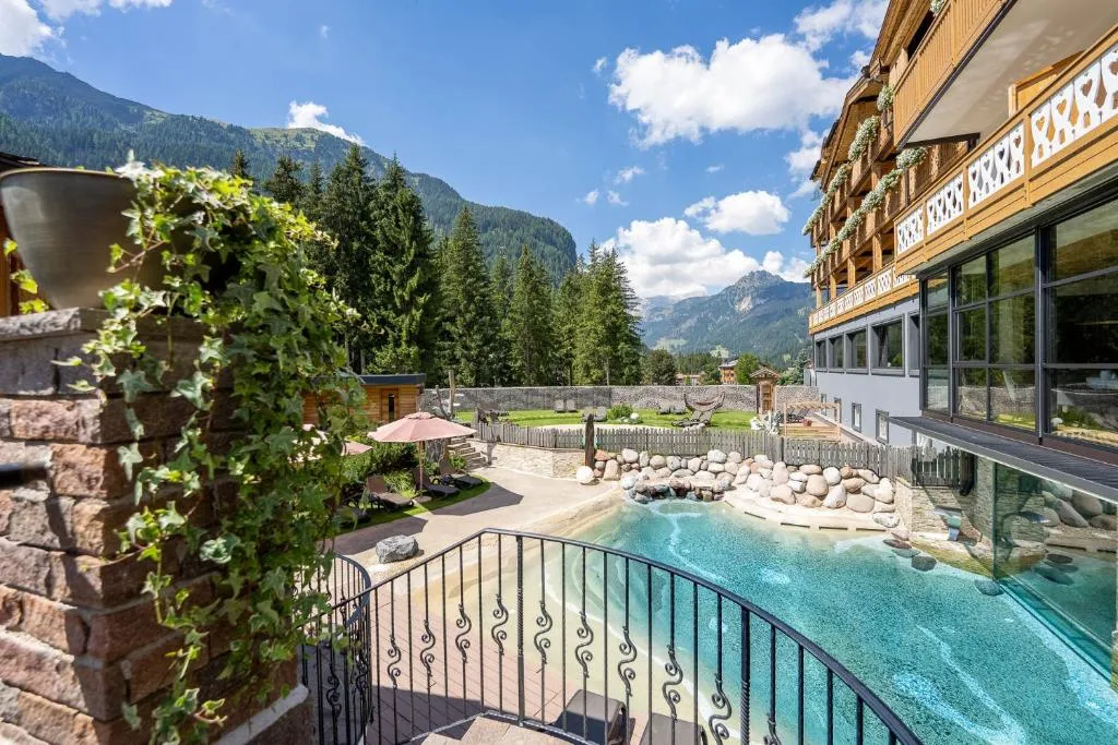 Croce Bianca Leisure & Spa Hotel, hotel in Canazei