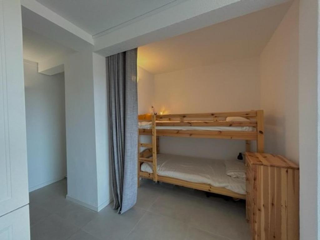 Appartement T2 cabine avec parking sécurisé à 200m de la plage - FR-1-388-178 - 5