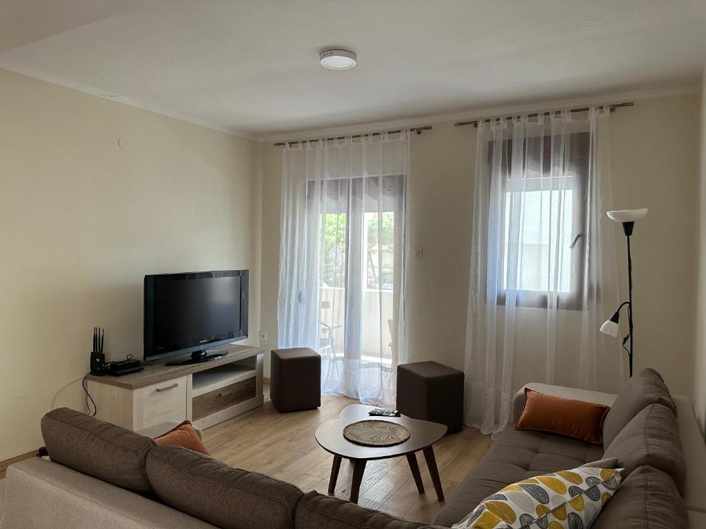 Tara Two Bedroom Apartment - Budva - 1