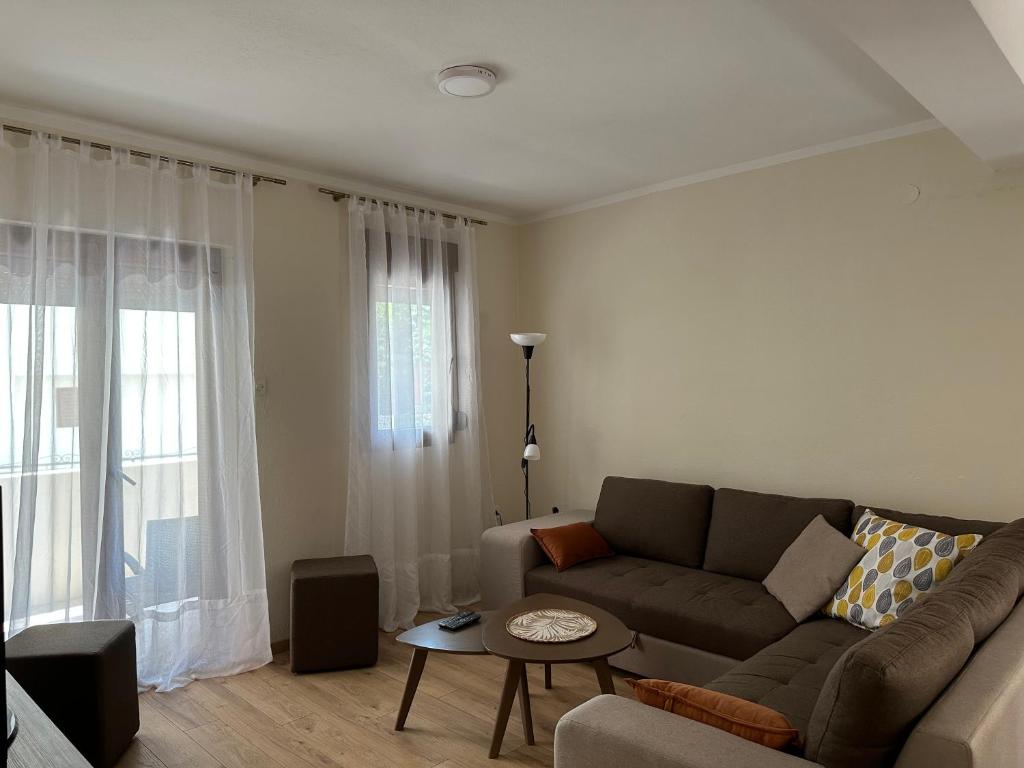 Tara Two Bedroom Apartment - Budva - 2