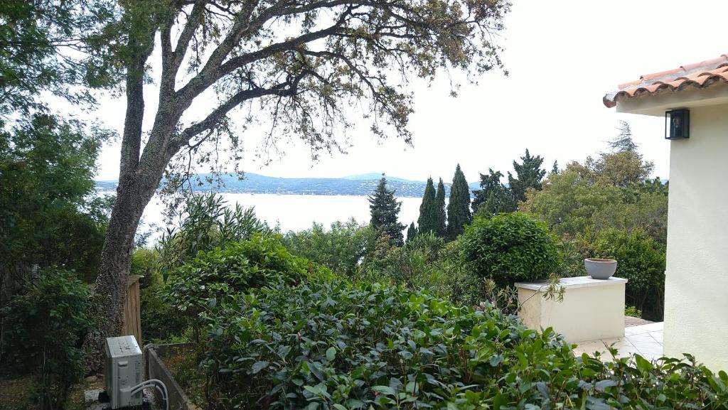 Les Trois Piliers YourHostHelper - 3