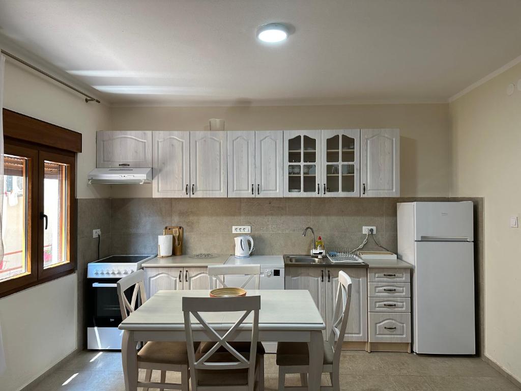 Tara Two Bedroom Apartment - Budva - 4