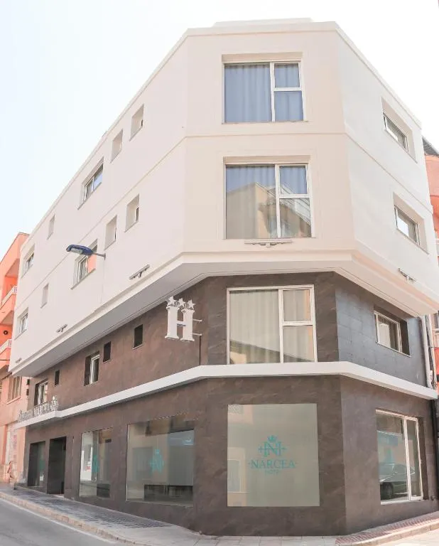 HOTEL NARCEA，位于圣波拉的酒店