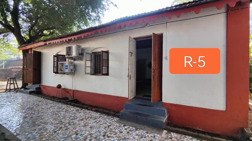 Kamat Cottages photo