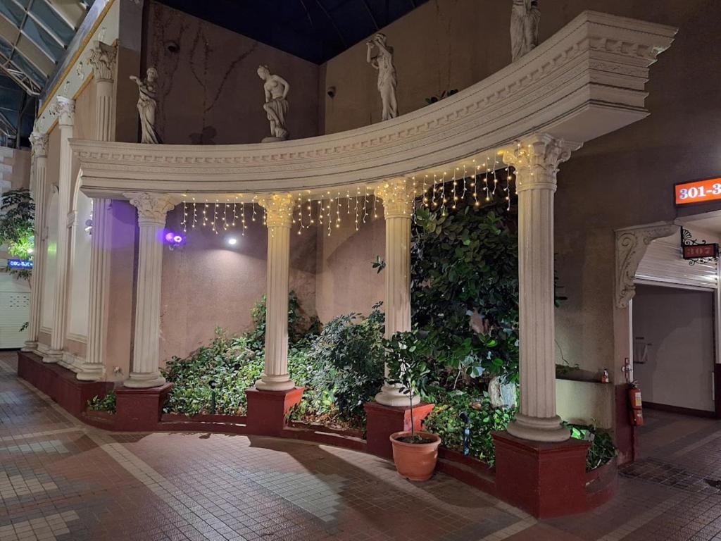 Huangjia Motel