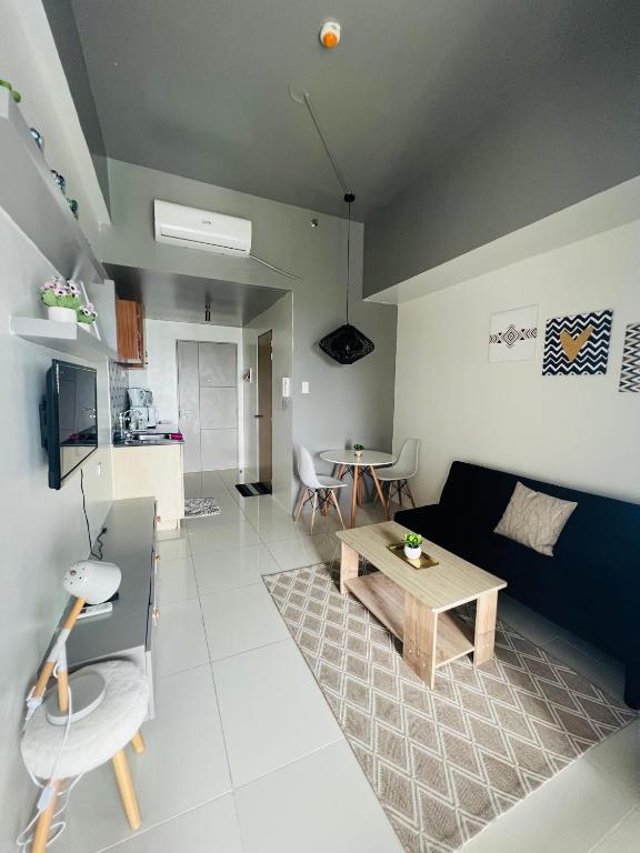 Modern Bedroom at Wind Residences Tagaytay City photo