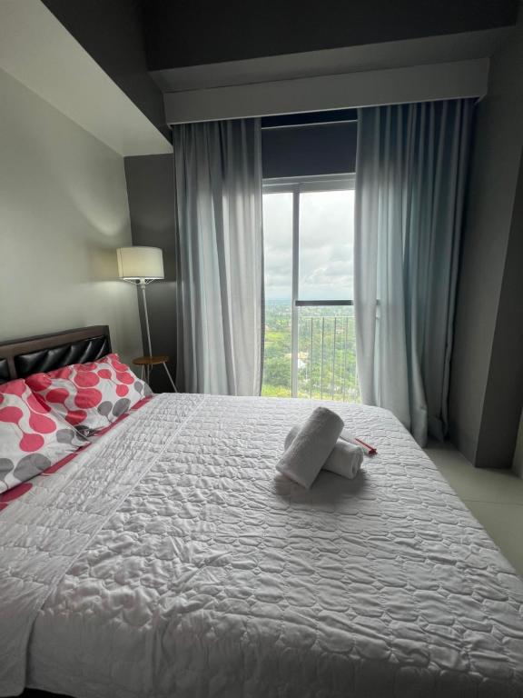 Modern Bedroom at Wind Residences Tagaytay City photo