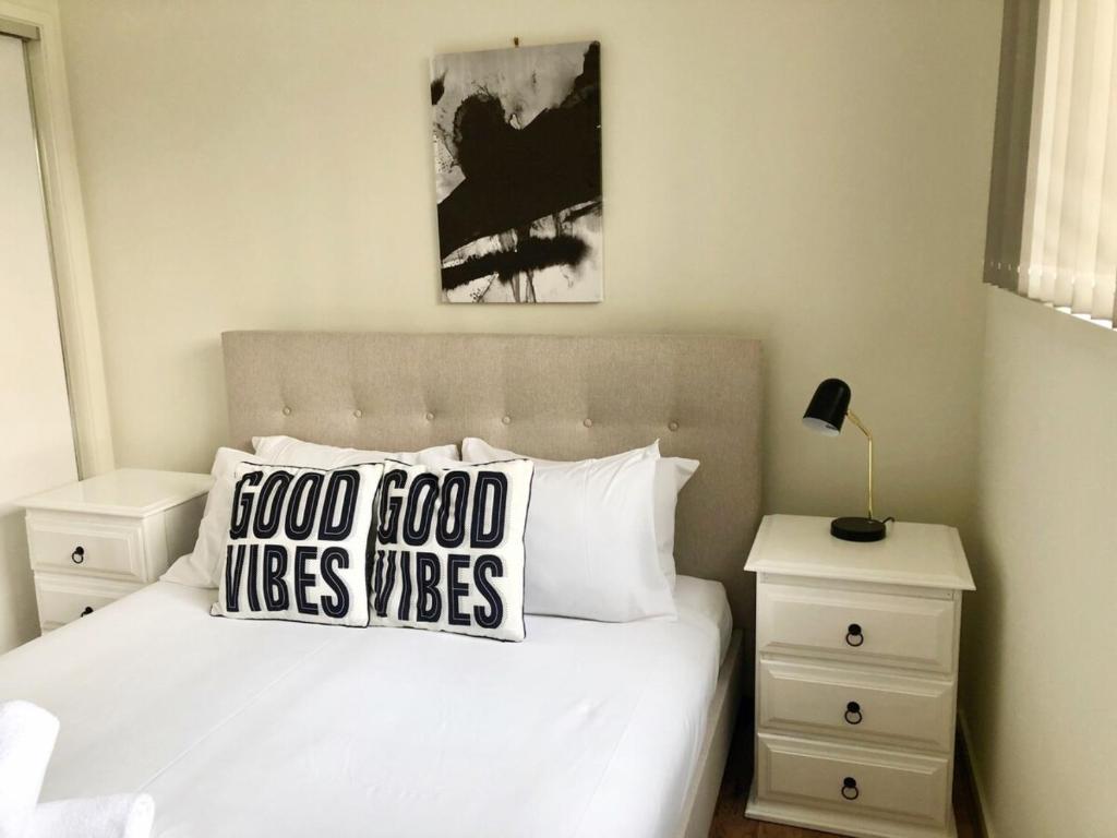 Bright 1 Bedroom Apartment 5km to Surfers Paradise photo