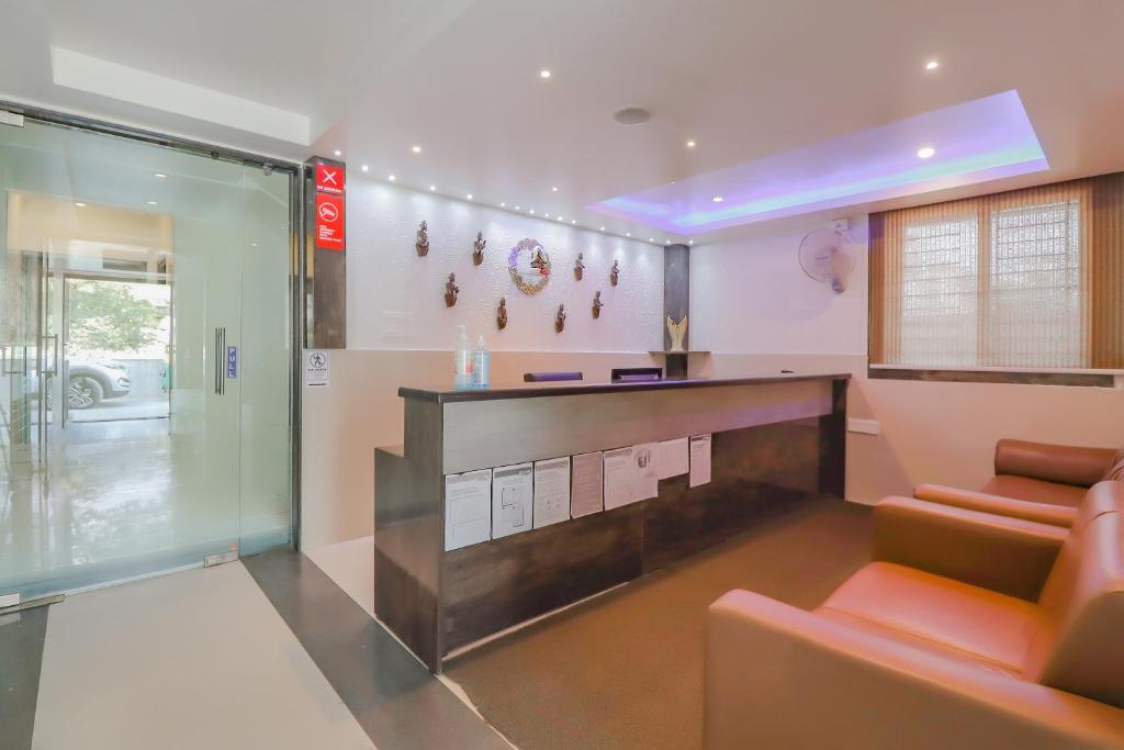 フロント・ロビー