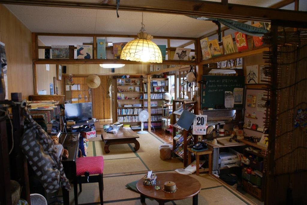 Shared lounge/TV area, Guest House Agaihama in Okinawa Main island