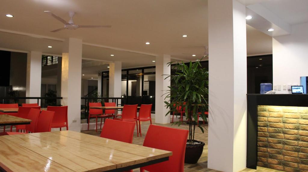 Restaurant, Be-ing Suites Davao in Davao City