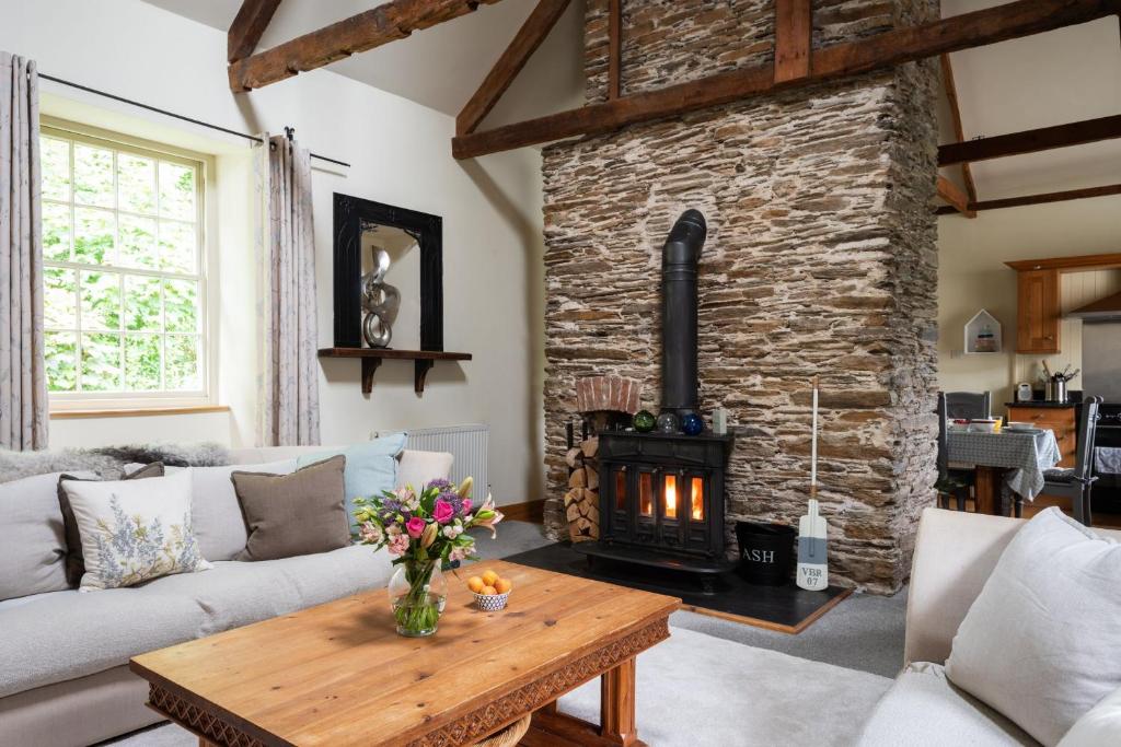 West Wing, Kingsbridge