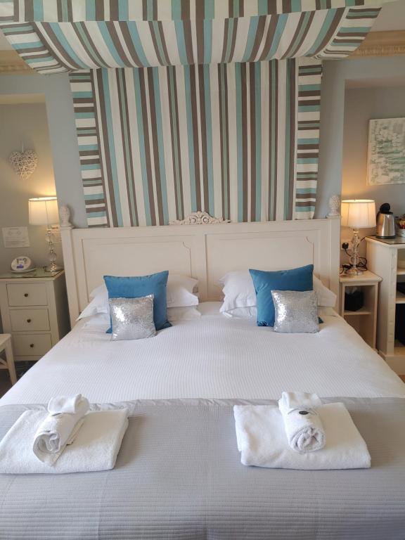 The Bath House Boutique B&B - IN-ROOM Breakfast - FREE parking photo