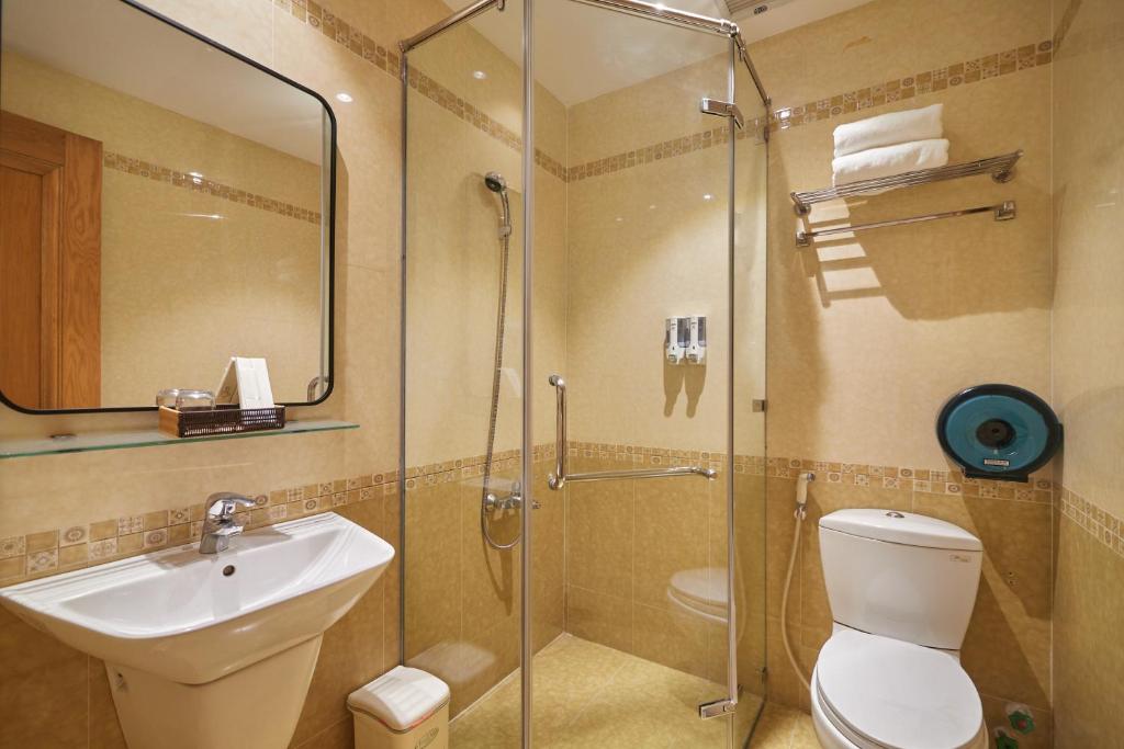 Bin Bin 10 - Mimosa Hotel Near Tan Son Nhat Airport photo