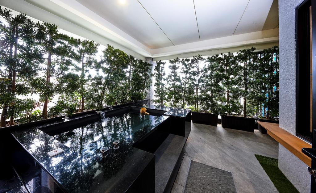 Open air bath