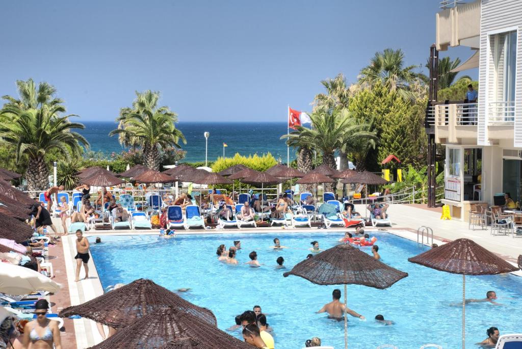 Ephesia Hotel - All Inclusive — Basen in Kusadasi, Aydin