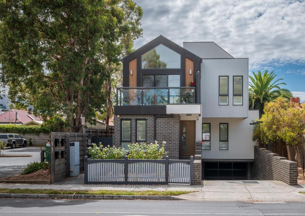 StayCentral - Thornbury Entertainer Townhouse, Melbourne