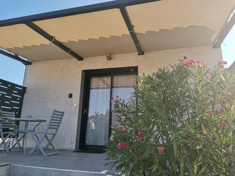 Les lauriers, Uchaux