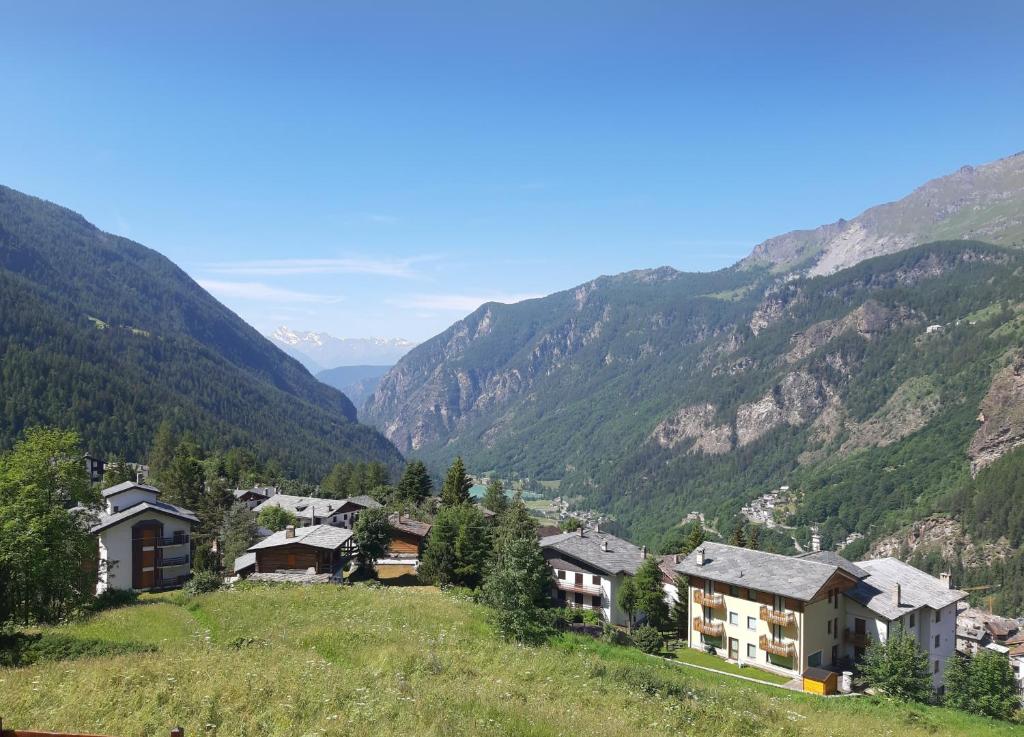 Casa Lo Tzé Alpine Apartments Near Ski Slopes With Parking - 4