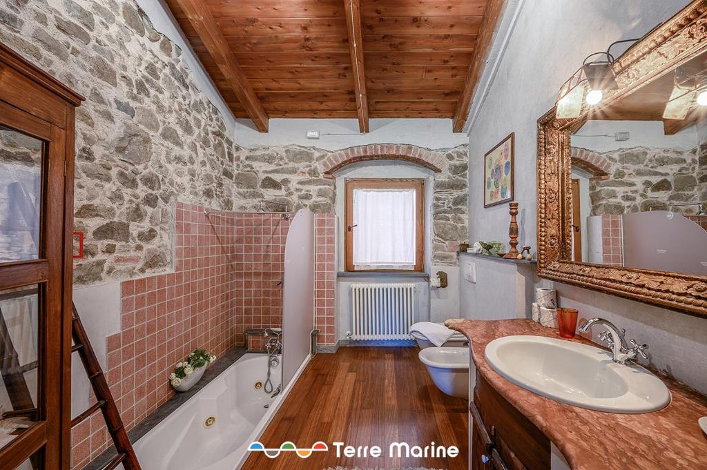 L'Occhio di Santa Lucia, Terre Marine - 3