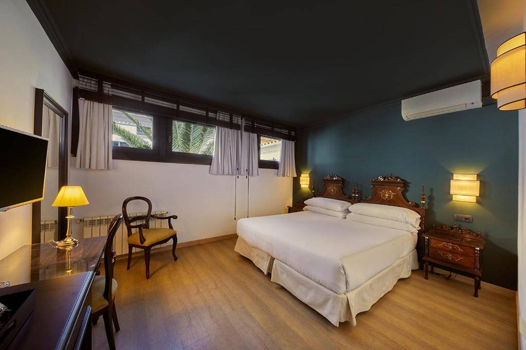 Hotel Born — Hotel rooms in Palma de Mallorca, Balearic Islands