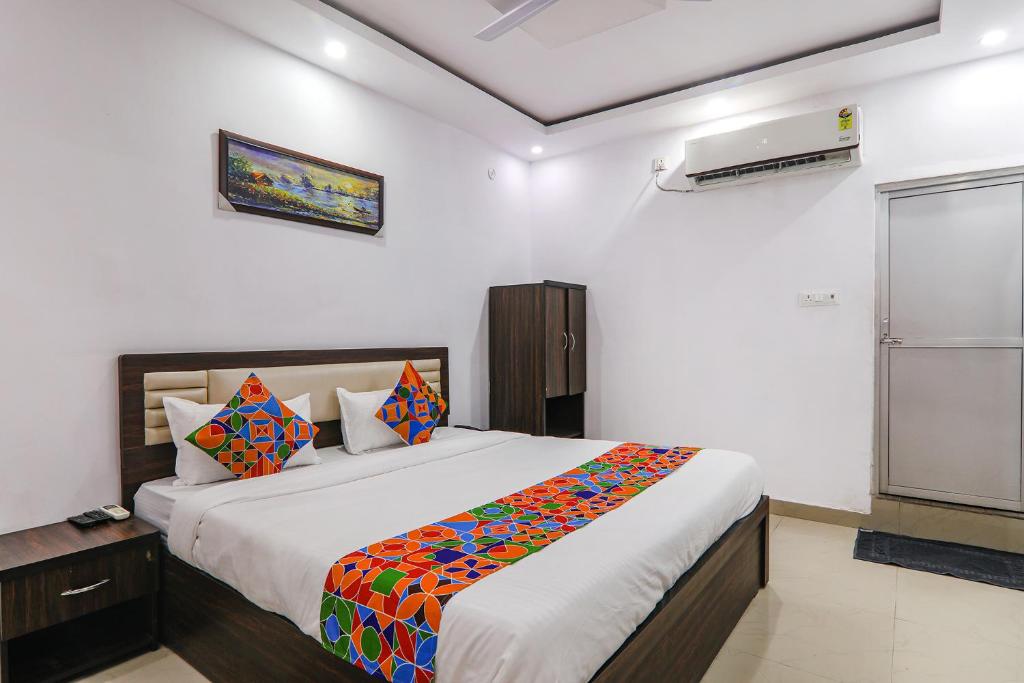 Collection O 77232 A One Inn photo
