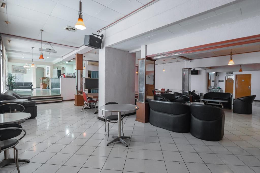 RedDoorz @ Achino Hotel Bandung