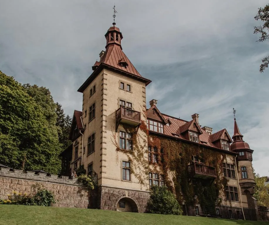 Hotel Slottsvillan, hotel in Huskvarna