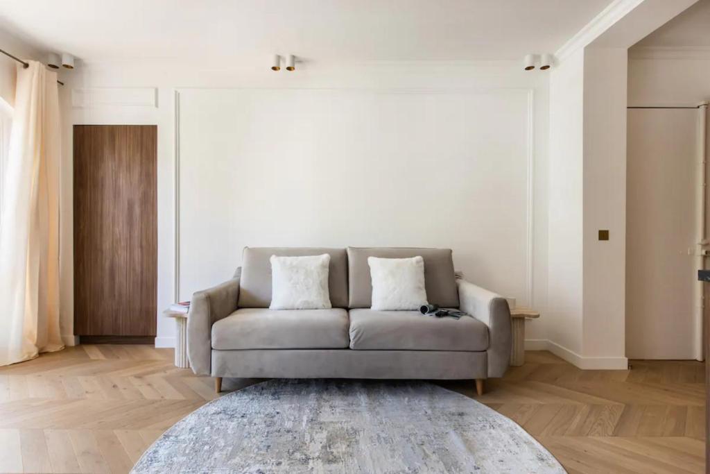 Central&Spacious 2BD Apart for 6 - 5