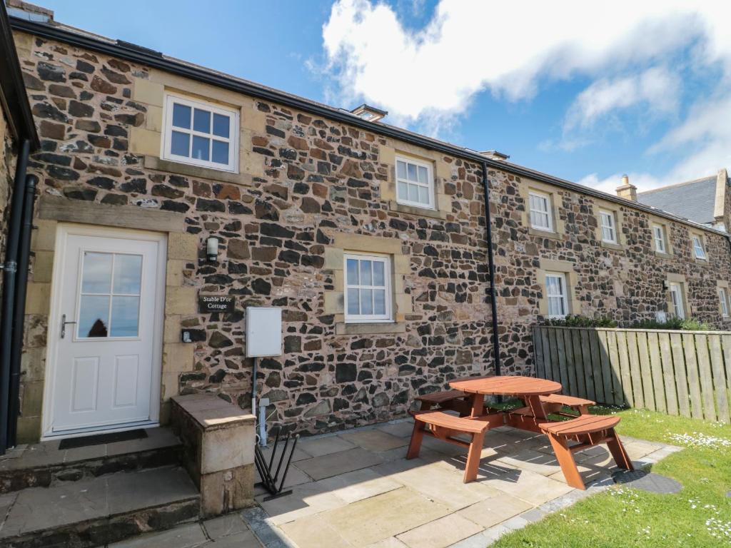 Stable D'or, Alnwick