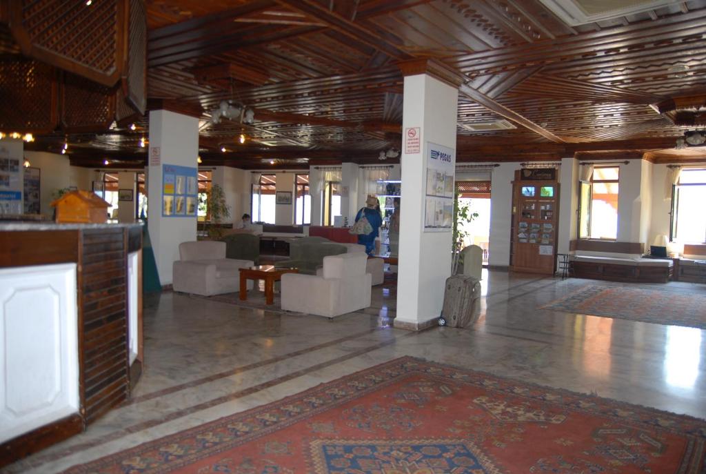Marmaris Park Hotel — Hotel building in Marmaris, Mugla