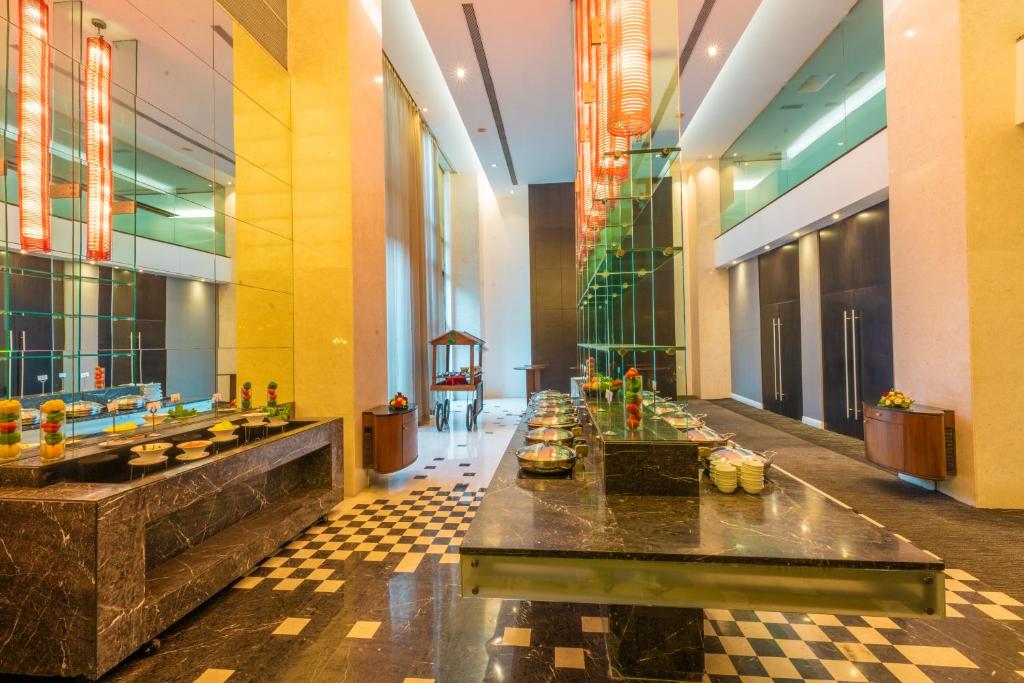 Restaurant, O Hotel Pune in Pune