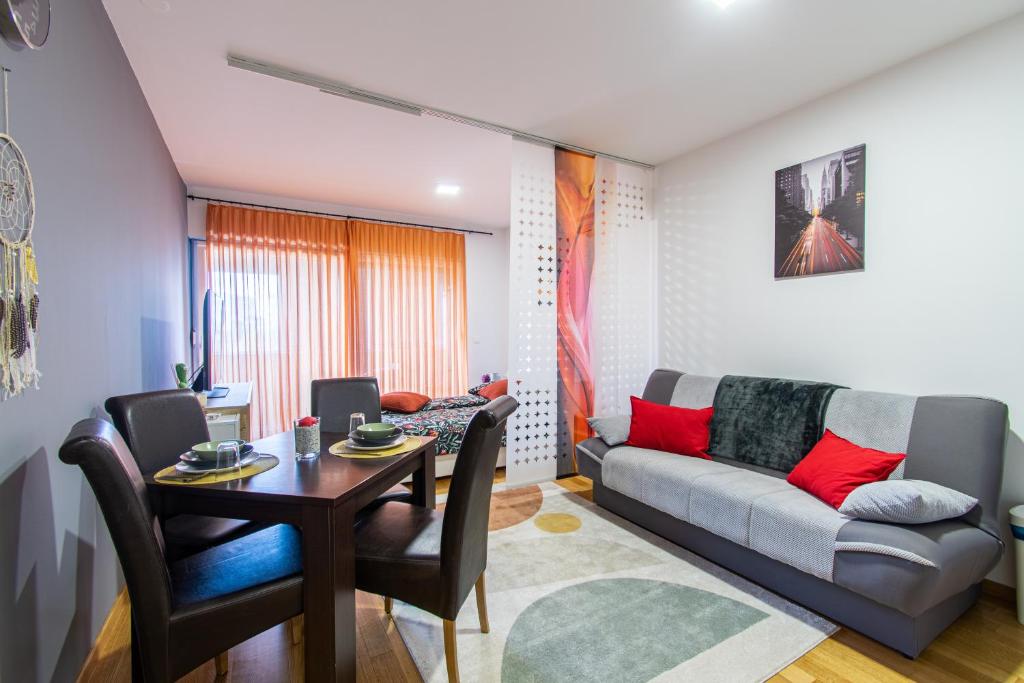 Flexible SelfCheckIns 54 - Zagreb - Garage - Loggia - New, Záhřeb