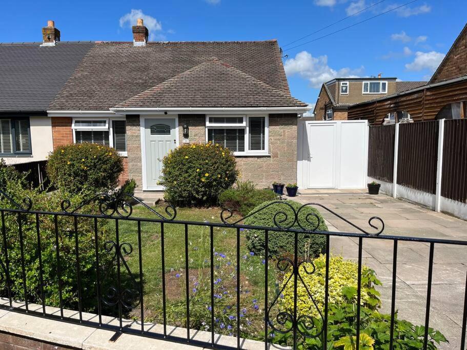 Idyllic bungalow, ideal location in West Lancashire, Burscough