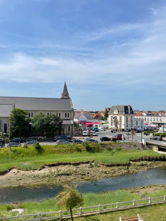 Vue dégagée sur le Wimereux , à 100m de la plage et du centre ville, exposition sud, Wimereux