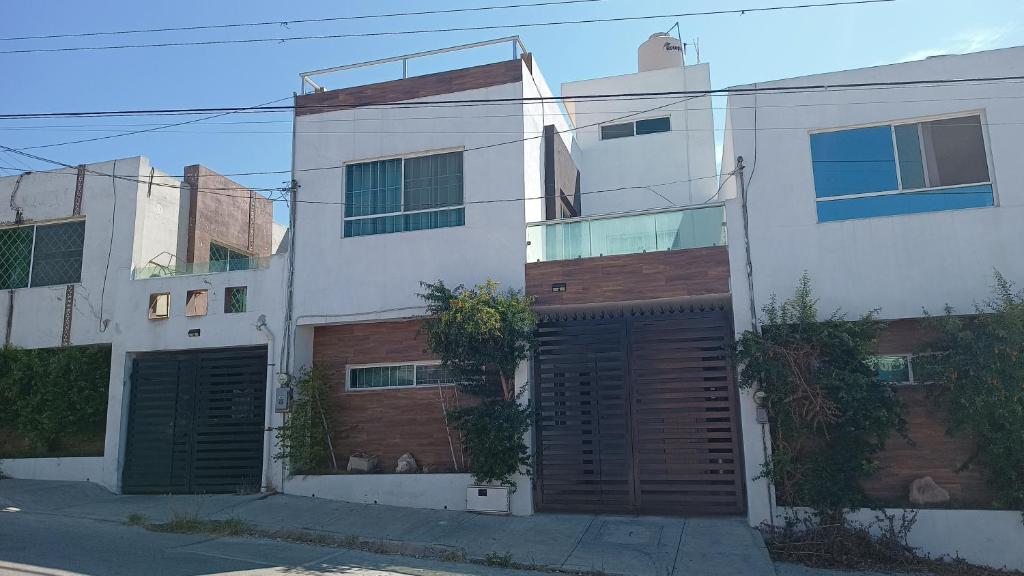 Casa minimalista a 15 minutos de la playa
