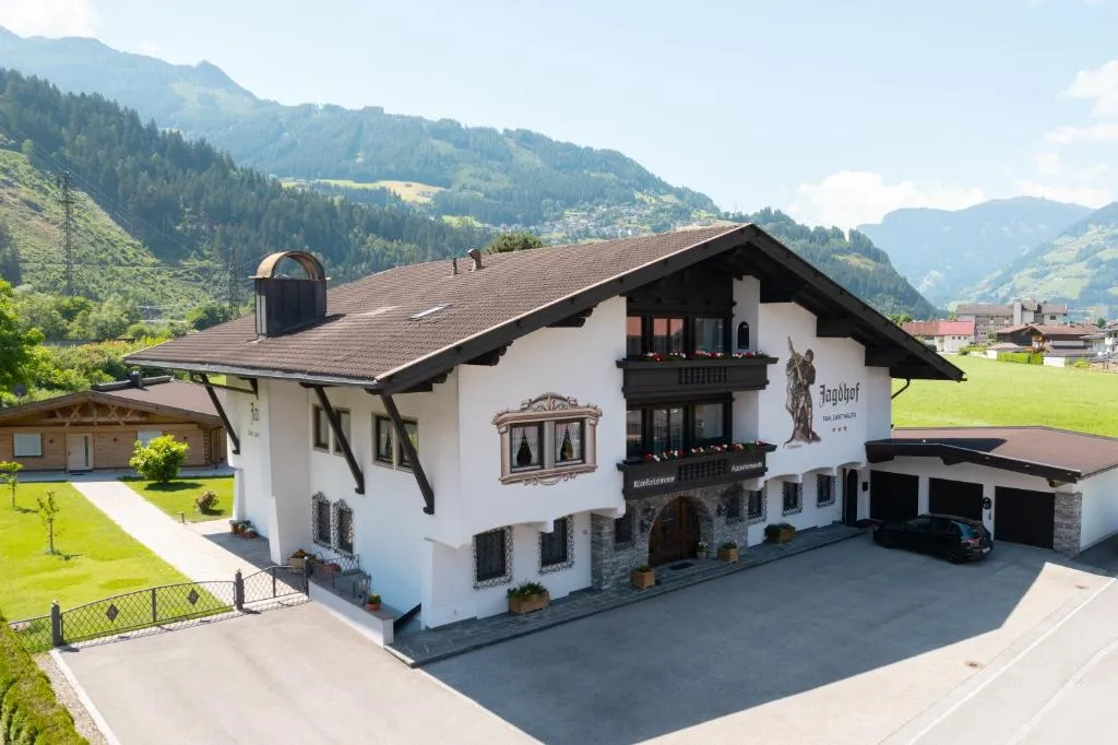 Hotel Garni Jagdhof, Hotel in Zell am Ziller