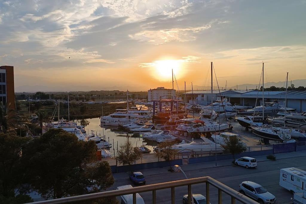 Estudio con vistas, Roses, Roses