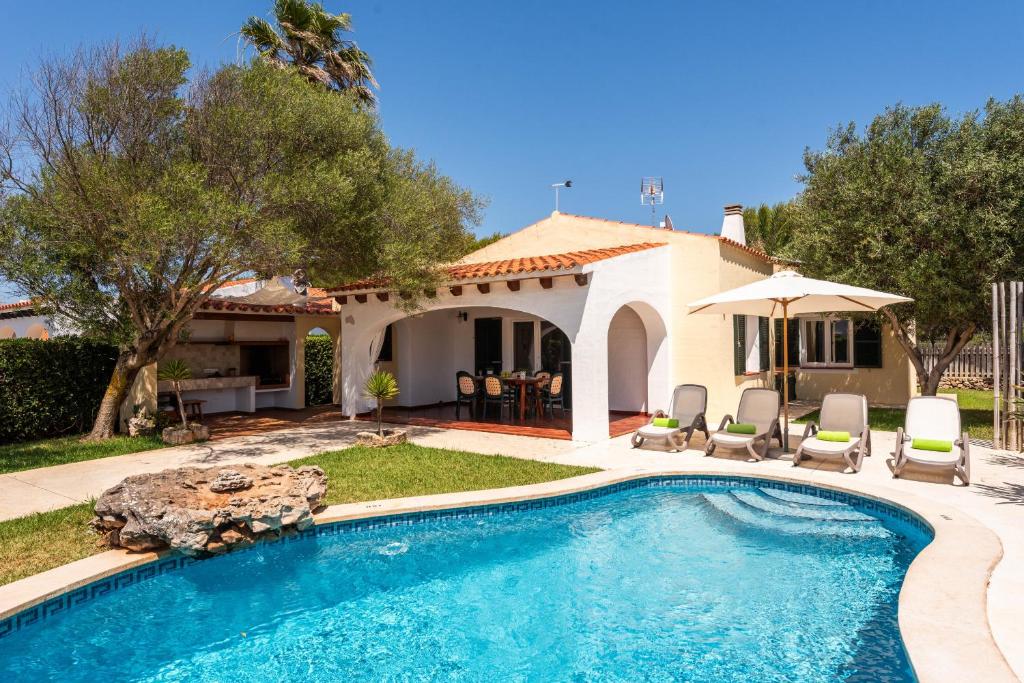 Villa Adrian, 3 bedroom villa, Calan Bosch - 2