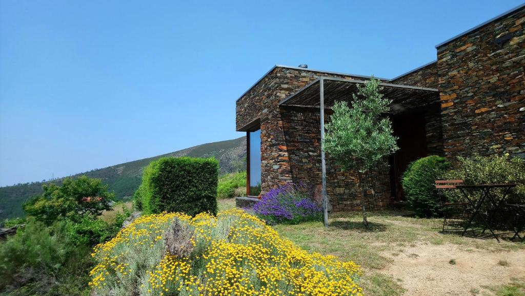 InXisto Lodges — Hotel in Piodao
